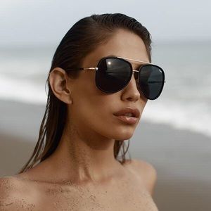 🍓 Quay “Needing Fame” Sunglasses 🍓